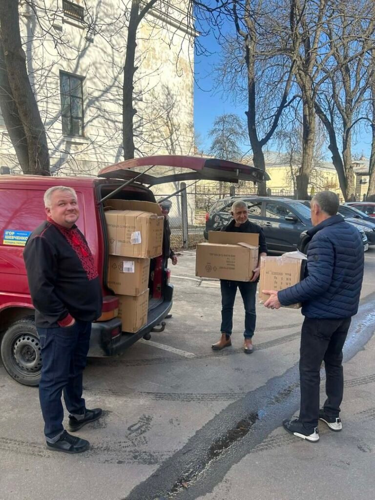 Ukrainos universitetams – daugiau nei 8 tūkst. eurų, 500 antklodžių, akumuliatoriai ir kita svarbi parama