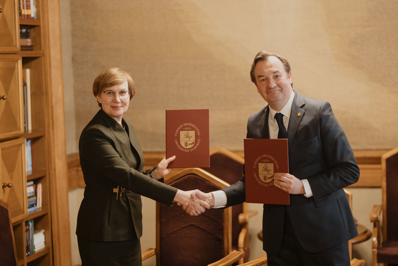 VU pasirašė bendradarbiavimo sutartį su LNOBT