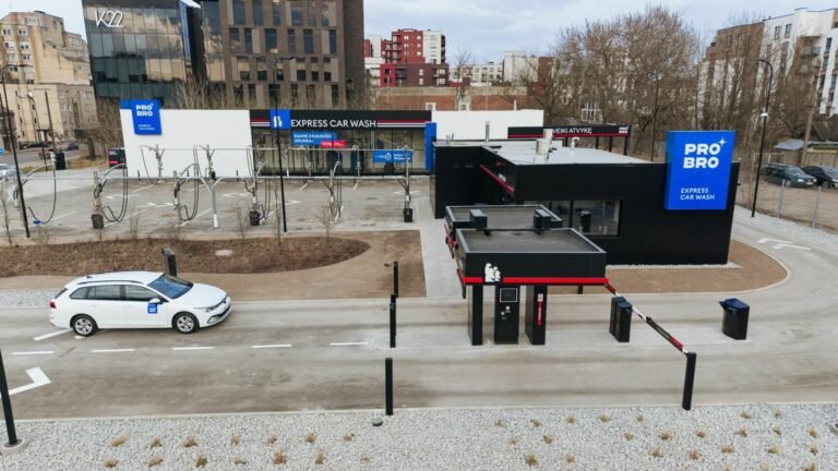 Vilniuje atidaryta nauja „PRO BRO Express“ plovykla su sprendimu, sutaupančiu 6,5 t plastiko per metus visame tinkle