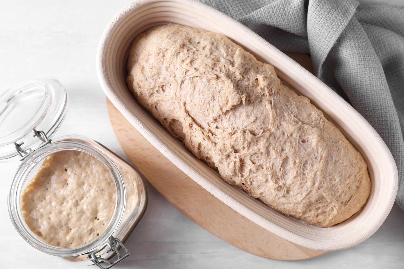 Raugas – ne tik duonai: 3 nebrangios idėjos, kuriomis verta papildyti pavasario ir artėjančių Velykų meniu