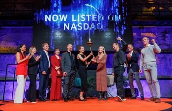 Emisijos paklausos rekordą pasiekusi „Invego Group“ Nasdaq varpo dūžiu paskelbė obligacijų prekybos pradžią