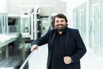 Traški plutelė be lašo aliejaus: kas iš tikrųjų vyksta pasaulį užkariavusiose karšto oro gruzdintuvėse?