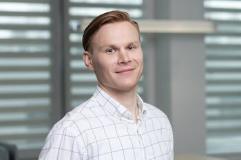 Savaitės įkrova per pietų pertrauką – Lietuvoje įdiegta pirmoji „ABB C50“ stotelė