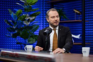 Ministras J. Taminskas – atvirai apie karą su kelių gadintojais, planus užbaigti laiko sukiojimą ir raudono segtuvo turinį