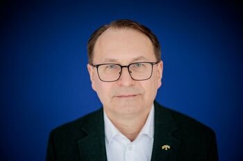 Europos Parlamento narys Dainius Žalimas vyks į Ukrainą: perduos 7 visureigius ir kitą reikalingą įrangą Ukrainos ginkluotosioms pajėgoms