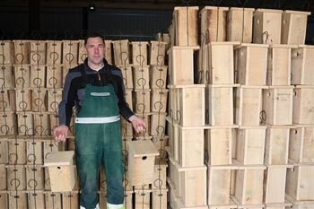 Monetos nulemtas kelias: nuo inkilų paukščiams iki kūrinių žmonėms