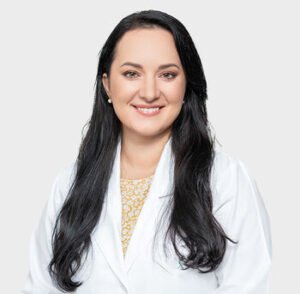 Nuo pirmųjų menstruacijų iki menopauzės: kodėl svarbus individualizuotas požiūris į moters sveikatą?