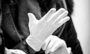 „Baltosios pirštinės“ pristato provokuojantį vaizdo klipą: tai, ką išvysite, gali priversti nusisukti