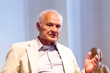 Vyriausybės vadovė sveikina vertėją, poetą Antaną Gailių su 75-mečiu