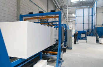 10 metų veikiančios gamyklos ETNA vadovas: „Daugelis mūsų darbuotojų dirba nuo pat pradžių“