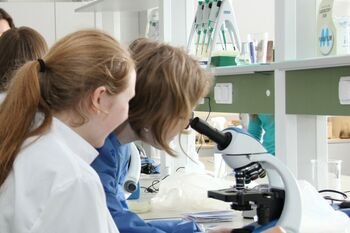 Dėl Jaunojo tyrėjo laboratorijos įrangos perdavimo ir viešojoje erdvėje pasirodžiusios informacijos (Atnaujinta)