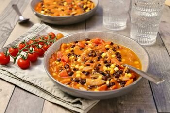 Kiaulienos mentės troškinys su pupelėmis, kuris tampa dar skanesnis kitą dieną