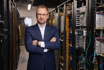 Kova su vėjo malūnais? Atsakė, ar įmanoma sustabdyti socialinių tinklų botus