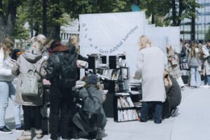 Kauno literatūros savaitėje Ąžuolyno biblioteka kviečia patirti metamorfozę