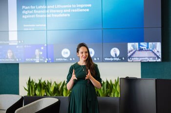 Bent vienos rūšies finansinę apgaulę ar sukčiavimą yra patyrę 44 proc. suaugusiųjų – tarptautiniame seminare Vilniuje ketinama aptarti, kaip su tuo kovoti