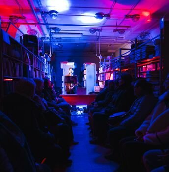 Įžanga į Kauno literatūros savaitę – „Netikėti netikėtų vietų skaitymai“, įkvėpti Jurgos Ivanauskaitės kūrybos