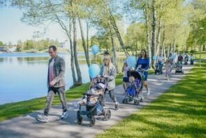 Mamų psichikos sveikatos diena šiemet minima 35 Lietuvos miestuose renginiais "Stipresnės kartu"