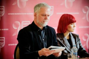 Ministrė Pirmininkė sveikina kino režisierių Audrių Stonį su 60-mečiu