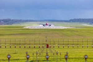 Ministras J. Taminskas padidino Lietuvos oro uostų įstatinį kapitalą – užtikrinamos svarbios kryptys ir sudaromos sąlygos naujai krypčiai į Londoną