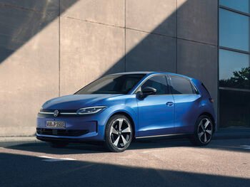 20 mln. pirkėjų sulaukusio „Volkswagen“ modelio virsmas: suderino e-mobilumą ir retro stilių