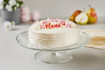 Motinos dienai gyventojai plūsta į „Iki“ rankų darbo tortų – konditeriai šviežiai kepa išsijuosę, o saldžioms dovanoms – didelės nuolaidos