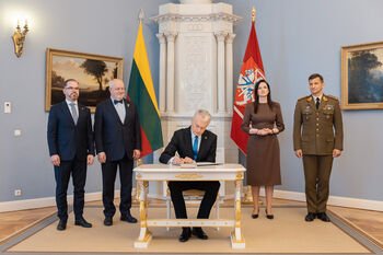 Prezidentas: nauji poligonai stiprina viso regiono gynybinius pajėgumus ir atgrasymą