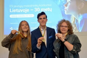 Paskelbti ES jaunųjų mokslininkų konkurso nacionalinio etapo nugalėtojai – Lietuvą pasaulyje garsins 3 moksleiviai