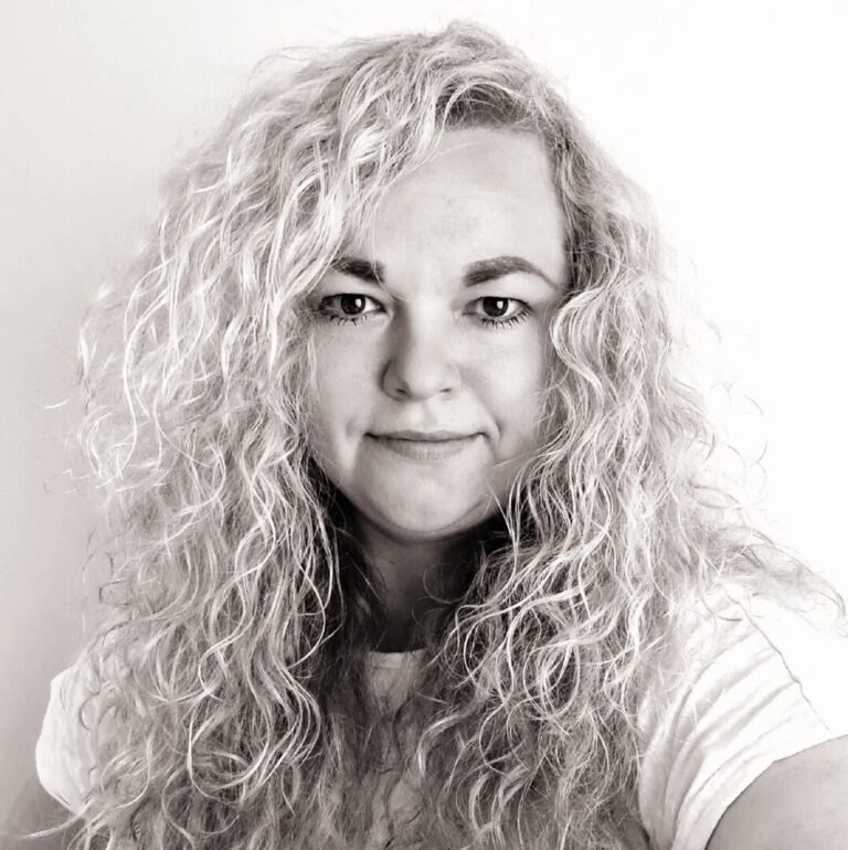 Velykų tradicijos keičiasi: lietuviai skrenda ieškoti šilumos ir vis rečiau skambina