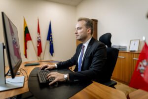 Ministras J. Taminskas ragina ES dėl energetikos krizės skirti paramą transporto sektoriui