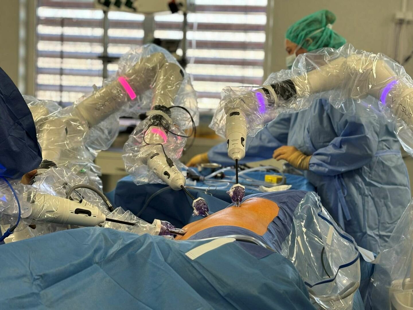 Robotu asistuojama inksto rezekcija – modernus inkstą tausojantis gydymas Lietuvoje