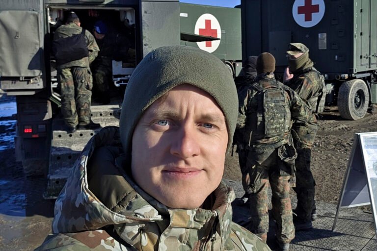 Saugantis tuos, kurie saugo mus: kariuomenėje dirbantis majoras V. Kairys – apie pandemiją, ligų protrūkius ir karjerą