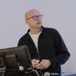 Vietoj maisto atsargų – degalai ir grynieji: ką iš tiesų karo pradžioje pirko Baltijos šalių gyventojai?