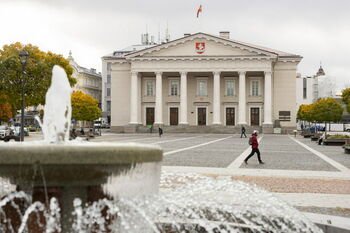 Vilniaus rotušės atnaujinimas: tarp istorinės erdvės išsaugojimo ir šiandieninius standartus atitinkančių sprendimų