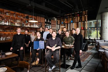 VIENINTELIAI ŠALYJE SVEČIŲ APDOVANOJIMAI: PASKELBTAS GERIAUSIŲ LIETUVOS RESTORANŲ TOP 20