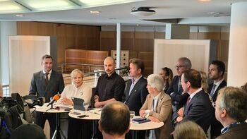 Europos Parlamente sukurta Europos gynybos sąjungos grupė ragina kuo greičiau steigti Gynybos sąjungą, kad Europa galėtų savarankiškai apsiginti