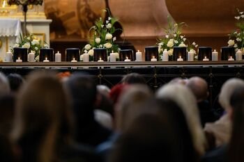 Iškilmingai palaidoti savo kūnus mokslui paaukojusių žmonių palaikai