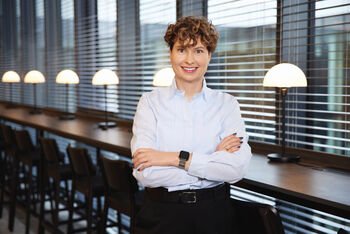 Telefonų nuolaidų mažėja: ekspertai aiškina, kaip prie to prisideda DI