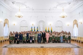 Lietuvos pirmoji pora ir Švedijos karališkoji pora susitiko su Lietuvos skautais
