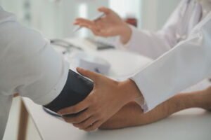 Kodėl vyrai vengia gydytojų? Kai kurie organizmo pokyčiai vystosi tyliai