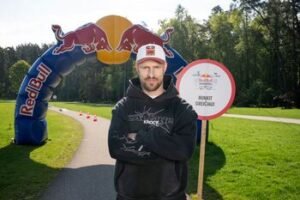 „Red Bull Tandemynės“ atskleidžia pilną sąstatą: teisėjaus Dakaro ir interneto žvaigždės, į upę skries garsiausias šalies keliautojas