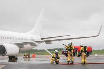Vilniaus oro uoste vyko pilnos apimties civilinės saugos pratybos: imituotas orlaivio incidentas ir tikrintas tarnybų reagavimas