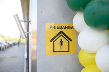 Aktuali žinia pajūriui – prasidedant sezonui „Iki“ atidarė naują didžiausio formato parduotuvę, joje įrengta ir priedanga