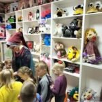 Mažo miestelio biblioteka, tapusi reiškiniu Lietuvoje: Gruzdžiuose vaikai į teatrą eina bibliotekoje