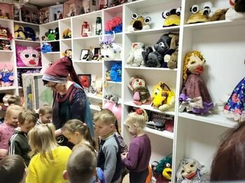 Mažo miestelio biblioteka, tapusi reiškiniu Lietuvoje: Gruzdžiuose vaikai į teatrą eina bibliotekoje