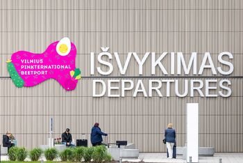 Vilniaus oro uostas šaltibarščių festivaliui tapo „Vilnius Pinkternational Beetport“