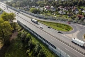 Vyriausybė pritarė kelių sistemos pokyčiams: stabdomas metinių vinječių pardavimas, ruošiamasi e. tollingui, daugiau lėšų grįš į kelius