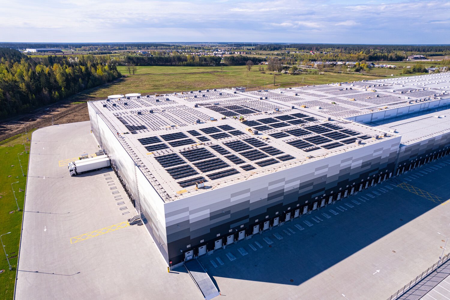Nuo saulės elektrinių iki kovos su maisto švaistymu: kaip per dešimtmetį Lietuvoje „Lidl“ vystė tvarumo pavyzdį sektoriuje?