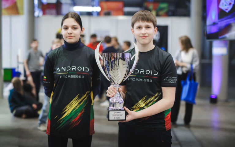 Įvyko jau ketvirtojo kasmetinio Lietuvos jaunųjų inžinierių čempionato STEAM TEAM finalas: nugalėjo vilniečiai ir panevėžiečiai