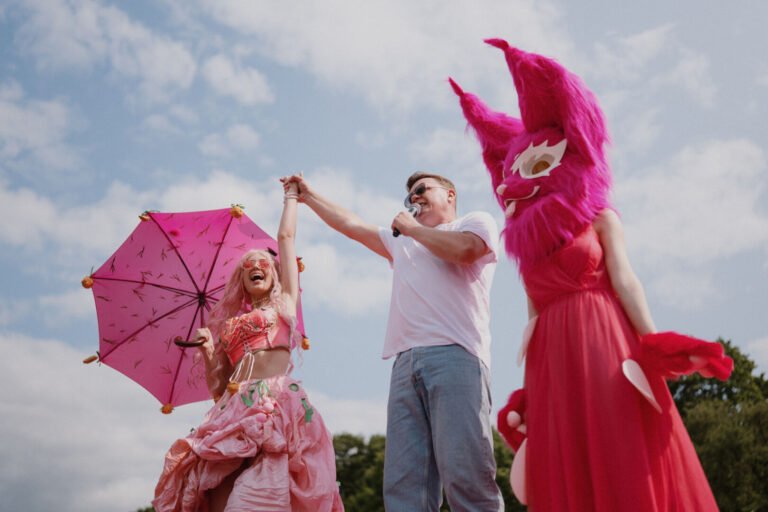 Nuo šaltibarščių parado Nerimi iki rožinės čiuožyklos: „Vilnius Pink Soup Fest“ atskleidžia visą festivalio programą