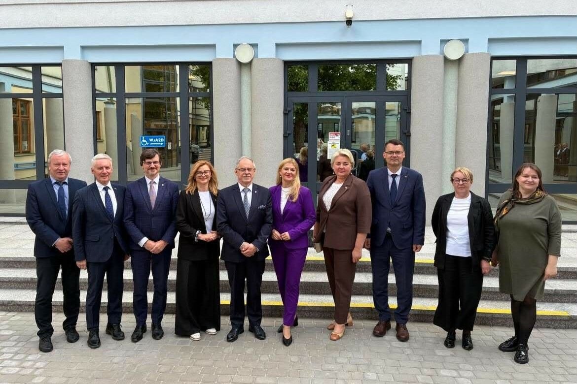 Seimo Švietimo ir mokslo komiteto delegacija lankėsi lietuvių švietimo įstaigose Lenkijoje: aptarta lituanistinio švietimo padėtis ir iššūkiai (Atnaujinta)